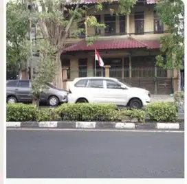 Rumah 2 lantai 0 jalan Ngagel,Komersial Area,cocok untuk semua usaha