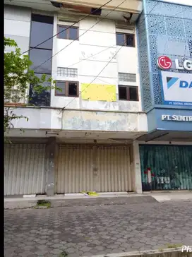 Ruko 3 lantai 0 jalan raya Ngagel