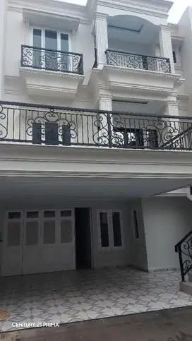 Rumah Baru Siap Huni Cantik Strategis Di Jagakarsa Jaksel