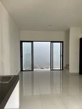 Dijual Cepat Rumah Wisteria Dengan Attic Di Cakung Jaktim