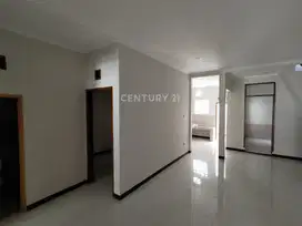 Rumah Baru Renovasi 2 Lantai SIap Huni Buah Batu Banyak Akses
