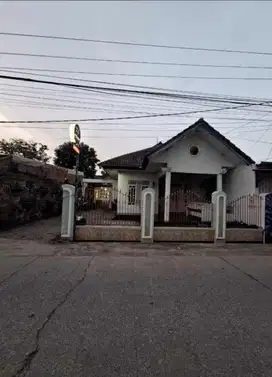 Rumah Lokasi Strategis Di  Karawang Timur Bisa Untuk Tempat Usaha