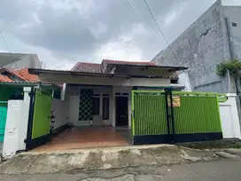 DIJUAL RUMAH SECONDARY PD AREN TANGSEL SHM LOKASI STRATEGIS TANAH LUAS