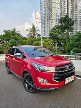 TOYOTA INNOVA VENTURER DIESEL 2.4 2019 RED RARE
