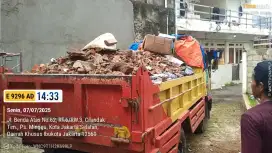 Jasa buang puing tanah