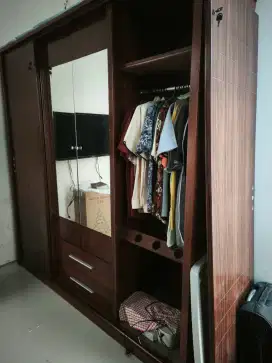 Lemari Pakaian Masih Bagus