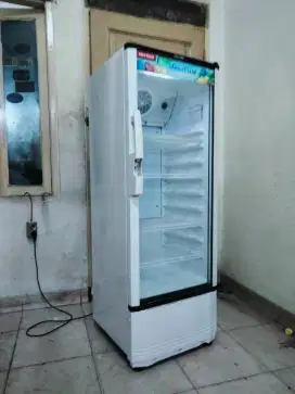 SHOWCASE 4RAK ( POLYTRON )
