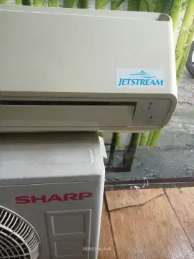 Ac Split 1/2 Pk Sharp sawangan pasir putih