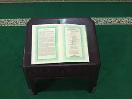 Meja Al Quran ringan dan nyaman