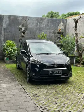 Sienta V matic hitam 2017 PMK