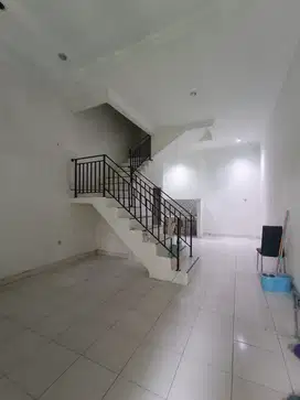 Rumah semifurnish lebar 5 meter dibawah 2 M di Pademangan Timur JakUt