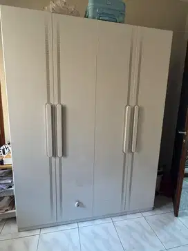 Lemari informa 4 pintu
