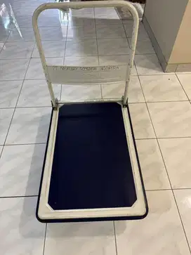 Roda dorongan untuk barang