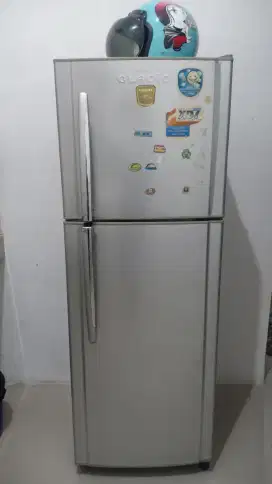 Kulkas Toshiba Glacio 2 pintu