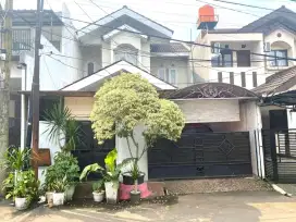 Dijual cepat rumah second siap huni murah LT 120 LB 170 di Galaxy