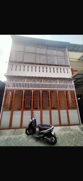Rumah 4 Lantai Grand Poris Lt 90m2 Lb 310m2 cocok untuk usaha kost