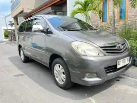 Innova V 2010 bensin
