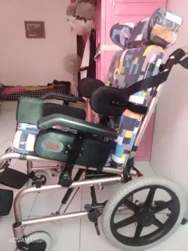 Di jual murah kursi roda anak CP merk GEA gress