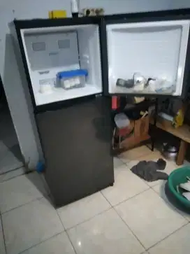 Kulkas 2 pintu bekas