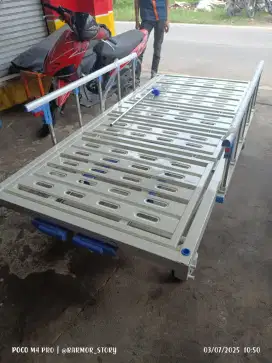 Ranjang pasien sudah sama matras
