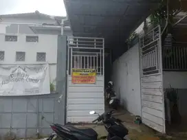 DISEWAKAN RUMAH HUNI PER TAHUN