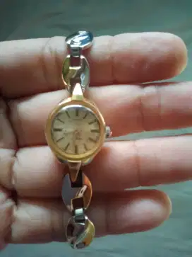 Jam tangan wanita Enicar