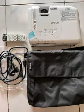 Infocus epson eb-s400
