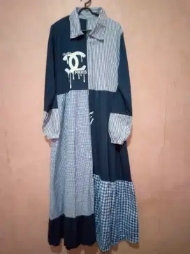Gamis biru bercorak garis garis
