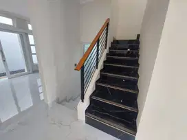 Jual Rumah Baru 2 tingkat dekat tol dan stasiun lokasi nyaman di BSD