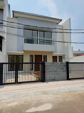 Rumah Siap Huni 4 Kamar Bintaro Sektor 9 , 15183