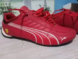 Sepatu Puma original versi Ferrari