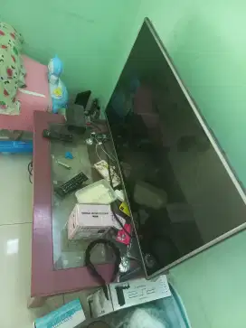 Televisi komplit dengan antena dalam, stb, dongle wifi, playstation 2