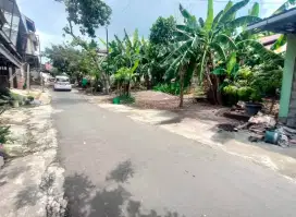 Dijual Tanah 2 muka UNS L:304m