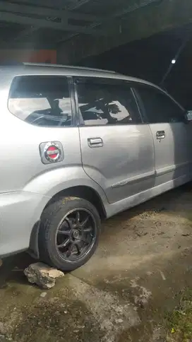 Daihatsu Xenia 2009 Bensin