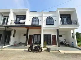 Hunian mewah 2lt 5menit ke.stasiun ui konsep Clasik eropa