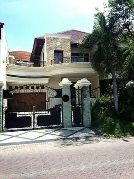Dijual Rumah Mewah Graha Famili Blok Favorit Dekat Pakuwon , Loop