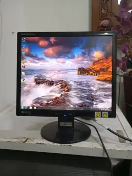 LCD Monitor LG 17  inch Square