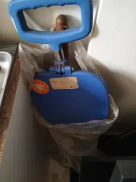 Tongkat berfungsi bangkudduk