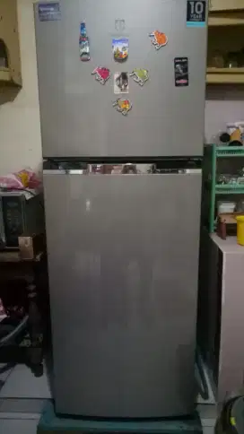 Kulkas. Freezer. Chiller. Showcase. Pendingin minuman