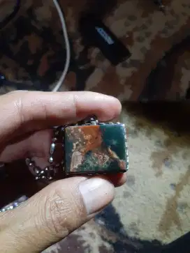 liontin batu gambar pw darson