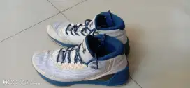 Jual sepatu under armor Steven cury ukuran ukuran 41 putih biru
