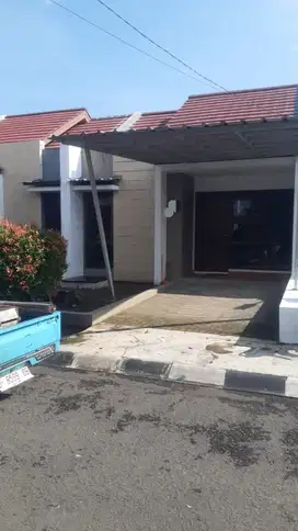 Disewakan rumah dalam cluster Antapani minimal setahun