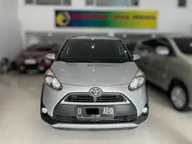 Toyota Sienta G matic Silver 2016 siap pakai