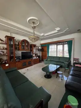 Dijual Rumah Bagus 2 Lantai di Tengah Kota, jalan Sakura