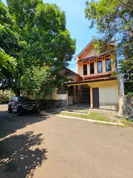 MENARIK.. Rumah Luas Hitung Tanah Komplek Fajar Raya Estate Cimahi