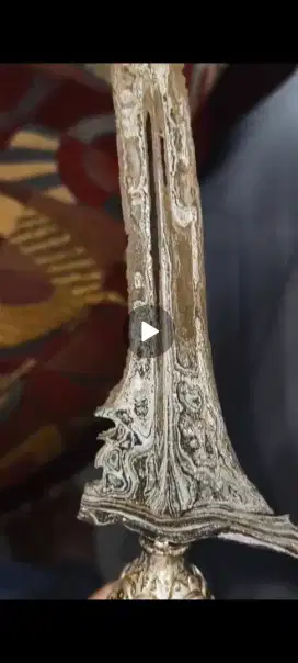 Keris singo barong sinebo ngemut emas. Asli.. Sepuh..
