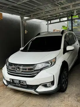 di jual BR'V e tahun 2021 metic