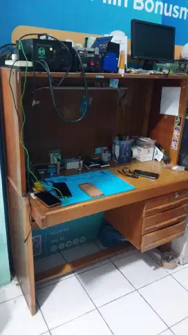 Meja service kayu