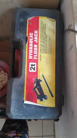 Dongkrak mobil 2 unit