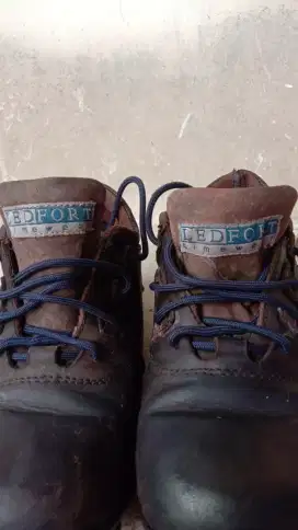 Sepatu LedFort Timewear